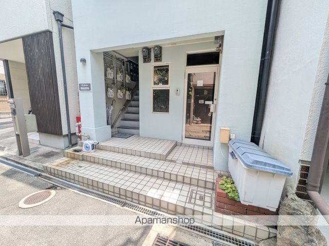 マンションスズの玄関写真