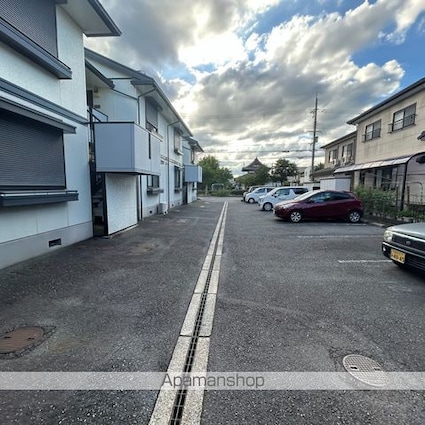 フォレストパークＡ・Ｂ[2LDK/53.68m2]の駐車場