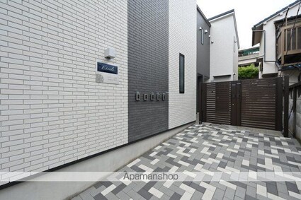 東京都新宿区若葉２丁目[1K/28.65m2]のエントランス2