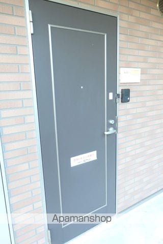 SURPLUS女神の玄関写真