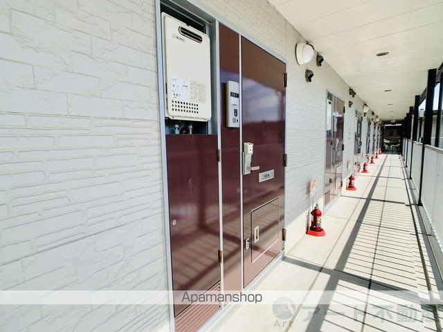 レオパレスフォーサイト 松山の玄関写真