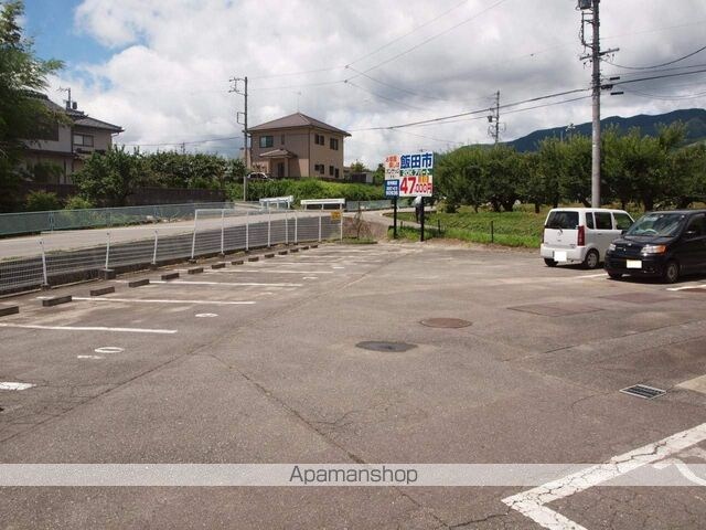 畑田[2DK/43m2]の駐車場4