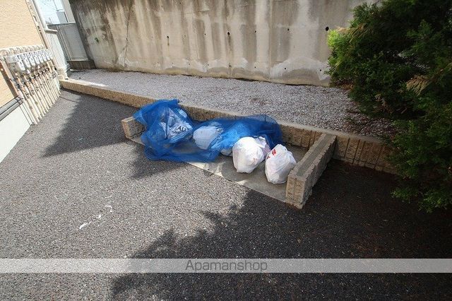 チェリーセージの玄関写真