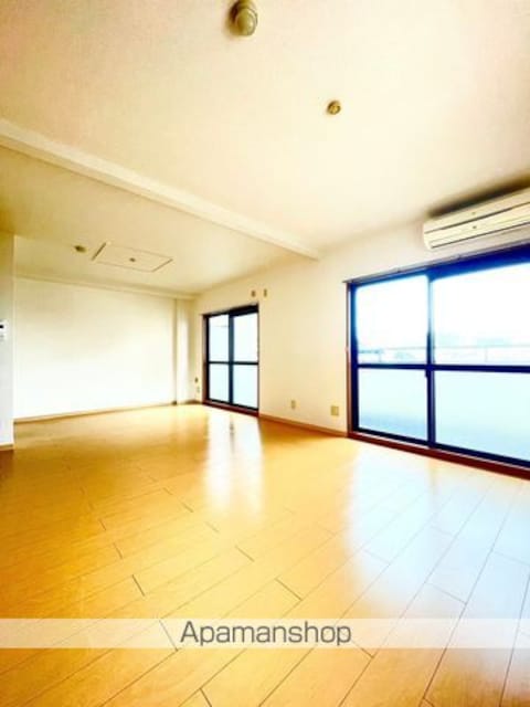 グランド・メール[2LDK/66.81m2]のリビング・居間