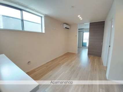 ｍｉｃ　ＳＥＮＫＡＷＡ[1LDK/40m2]のリビング・居間