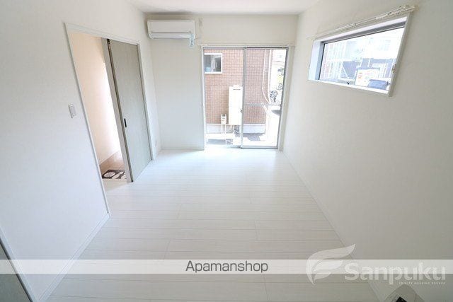 ラッセルスクエア保免 EASTの内装写真