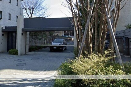 東京都武蔵野市境南町２丁目[3LDK/74m2]の駐車場