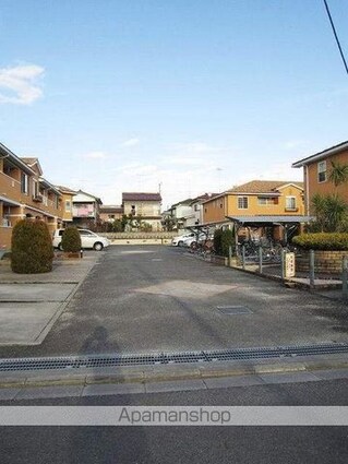 東京都昭島市緑町２丁目[1LDK/48.39m2]の駐車場