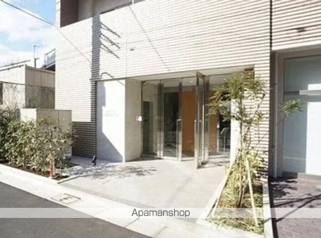 アーツ菊川の玄関写真