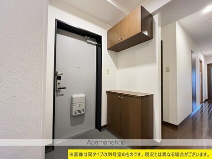 ローズ・ヴィラ二の宮[4LDK/95.48m2]の玄関