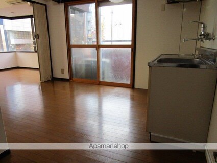 クリスタル山内[1DK/35m2]の内装3