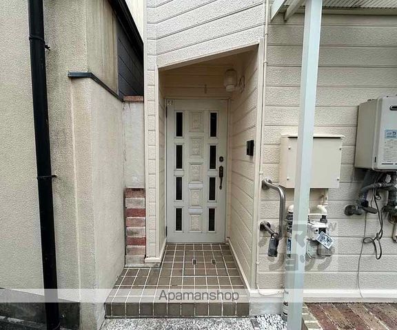 阪急電鉄京都線 西院駅 徒歩7分 3階建 築37年の玄関写真