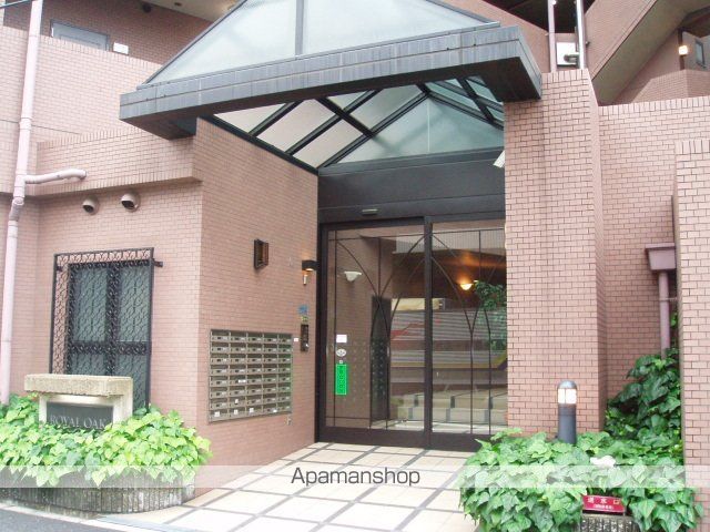 ロイヤルオークの玄関写真