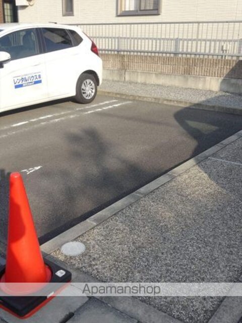 ソレイユ西浜[2LDK/54m2]の駐車場2