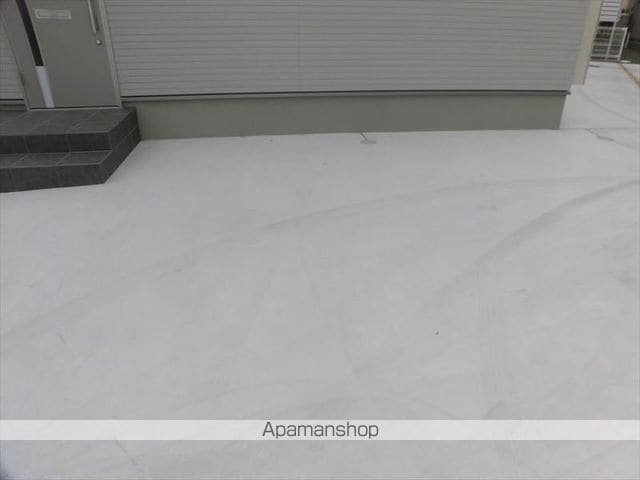 ヤマイチテラス西庄[3LDK/77m2]の駐車場2