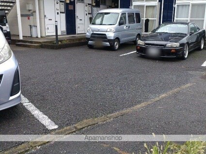 レオパレス新百合[1K/19.87m2]の駐車場