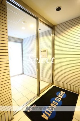 神奈川県横浜市磯子区杉田１丁目[1K/30.26m2]のエントランス1