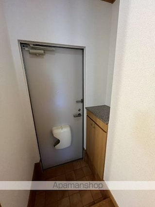 和歌山県和歌山市紀三井寺[1R/25.25m2]の玄関