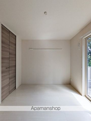 新座市 2階建 築8年の内装写真
