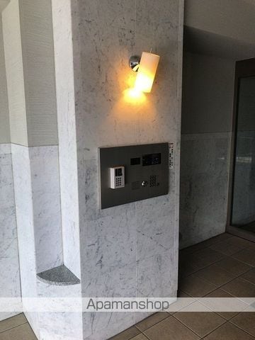 ロイヤルマンション四日市芝田の外観写真