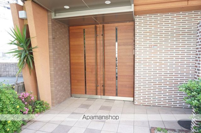 ラ カステル メウの玄関写真