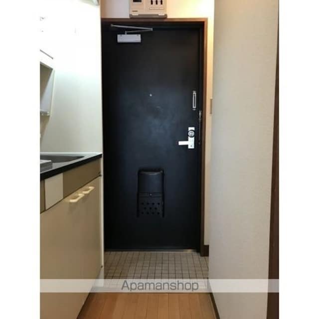 ウッドクレスト砧ＡＢＣ棟[1R/16.74m2]の玄関