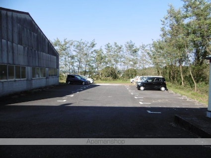 ディアス・ルミエール[2DK/43m2]の駐車場