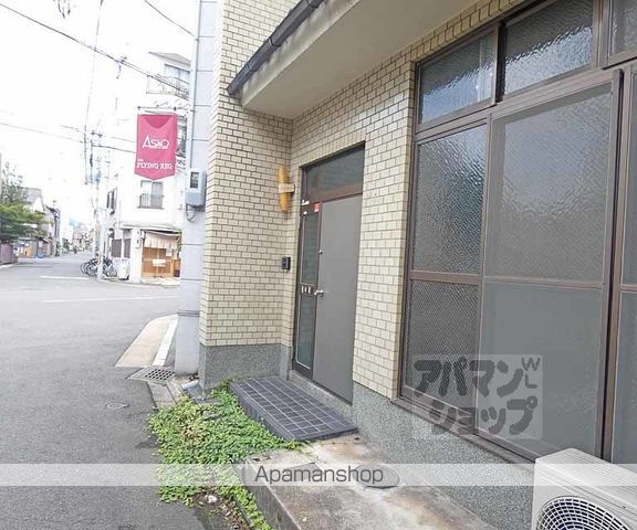 京阪電気鉄道鴨東線 出町柳駅 徒歩9分 4階建 築51年の玄関写真
