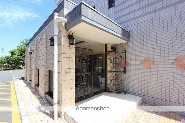 ハイブリッジ湘南IIIの玄関写真