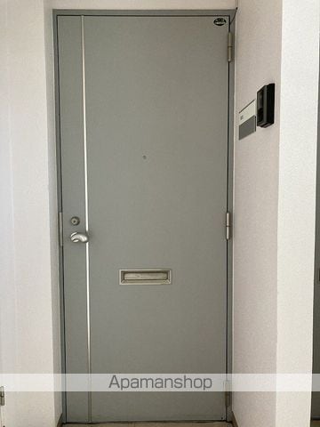 サンシャルム万代の玄関写真