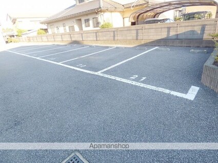 レオパレスグランシャリオ[1K/23.61m2]の駐車場