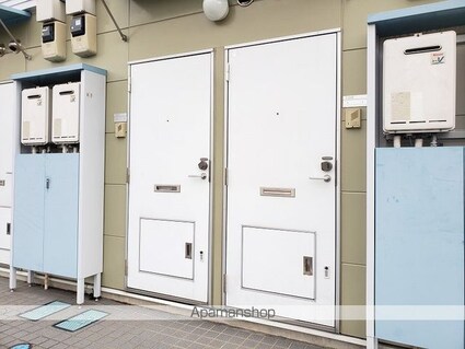 レオパレスＦＩＴ　ＴＥＲＲＡＳＥ[1K/23.74m2]の玄関