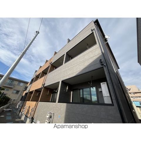 RS RESIDENCEの外観写真