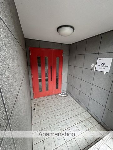 グランメゾンイーストの玄関写真