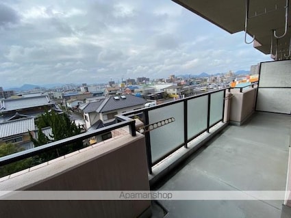 Ｃｒｅｓｔ　ＣｏｕｒｔＫ２[2LDK/66m2]のバルコニー