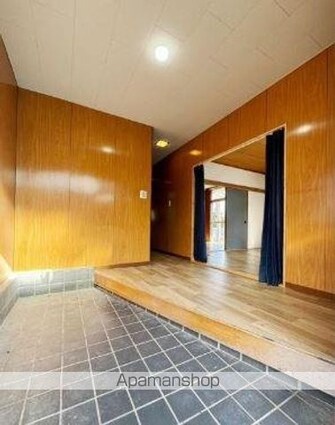 香川県高松市牟礼町大町[5DK/102.67m2]の玄関