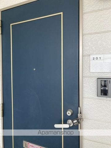 ビバーチェAの玄関写真