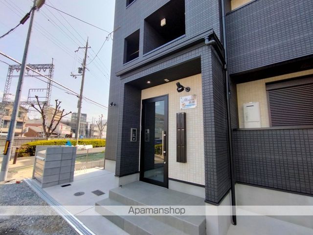モアナ長瀬町の玄関写真