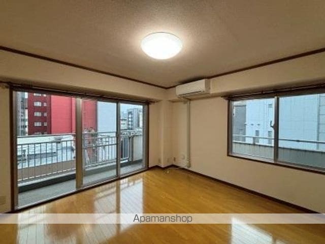 パルナスの内装写真