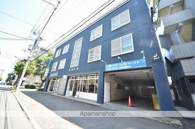 坪川ビルの外観写真