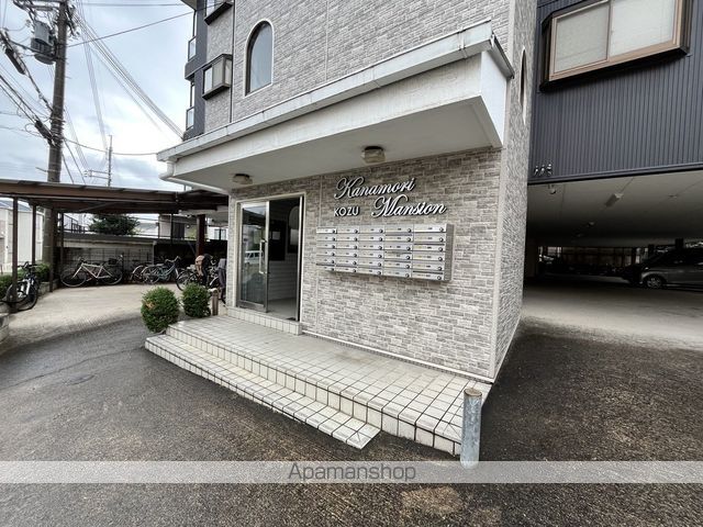 郡津金森マンションの玄関写真