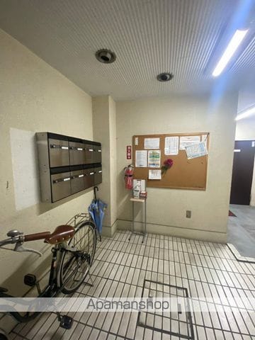 第2クリスタルビルの玄関写真
