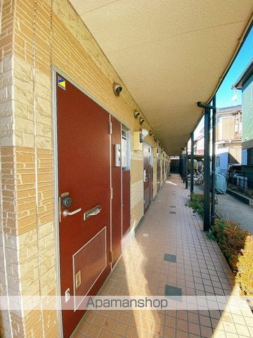 レオパレスオクムラIIの玄関写真