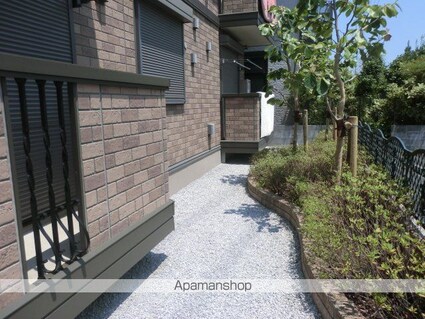 東京都国立市中３丁目[2LDK/55m2]のエントランス