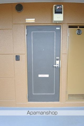 E・SHALIMARの玄関写真