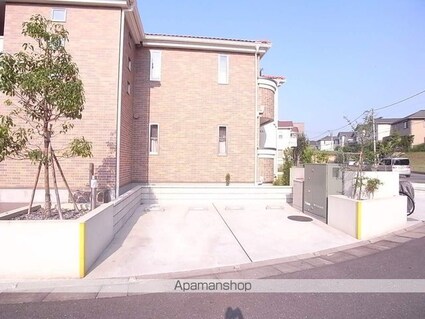 ＦＲＡＩＳ　ＩＬＥ[1DK/28.15m2]の駐車場