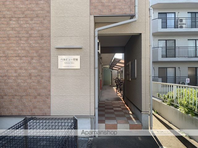 ベルビュー草加の玄関写真