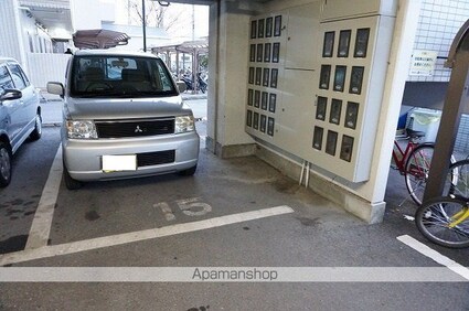 グランドハイム朝生田[1R/22.81m2]の駐車場1
