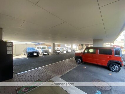 長野県長野市大字長野岩石町[1K/33.53m2]の駐車場2