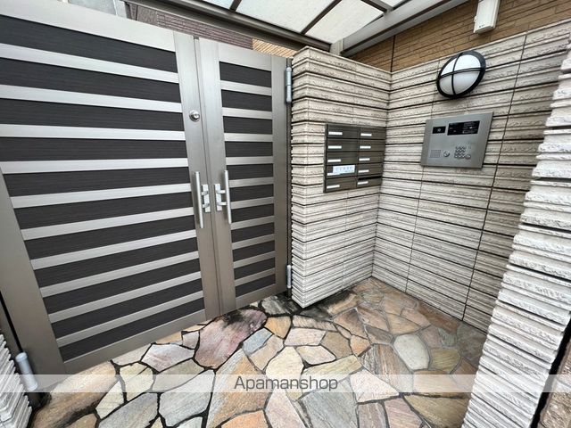 トリアノン東中浜の玄関写真